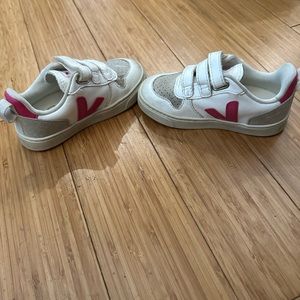 Veja girls toddler sneakers